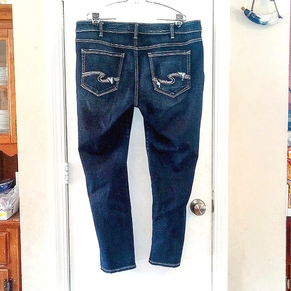 Silver Jeans Women's Size 18 Sam Cropped Distressed Jeans - Picture 5 of 11